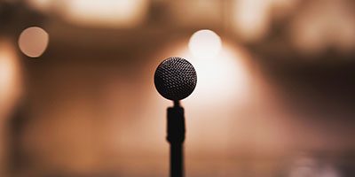 Live-Webinar: Lampenfieber und Redeangst mit mentalen Techniken überwinden! Live-Webinar: Lampenfieber und Redeangst mit mentalen Techniken überwinden!